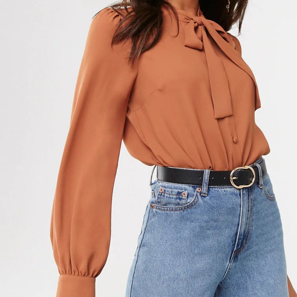 NWOT Camel Button Down Oxford Bow Front Work Top - Picture 1 of 2